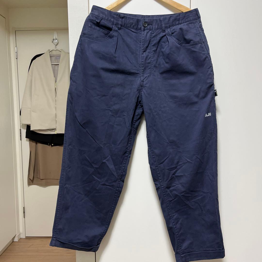 Brochure 1P BIG CHINO PANTS A.H NAVY M