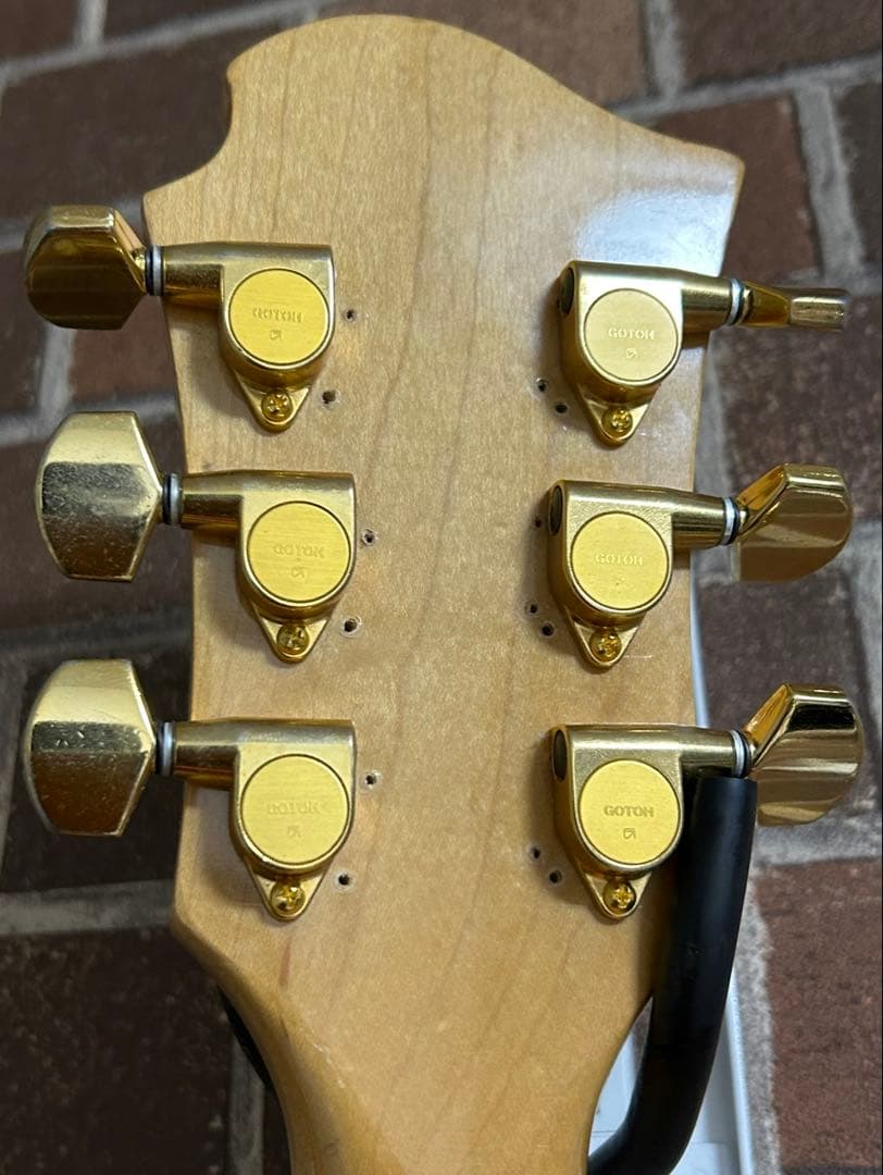 和竜様 ネックはBurny。コンポーネント hideモデル風