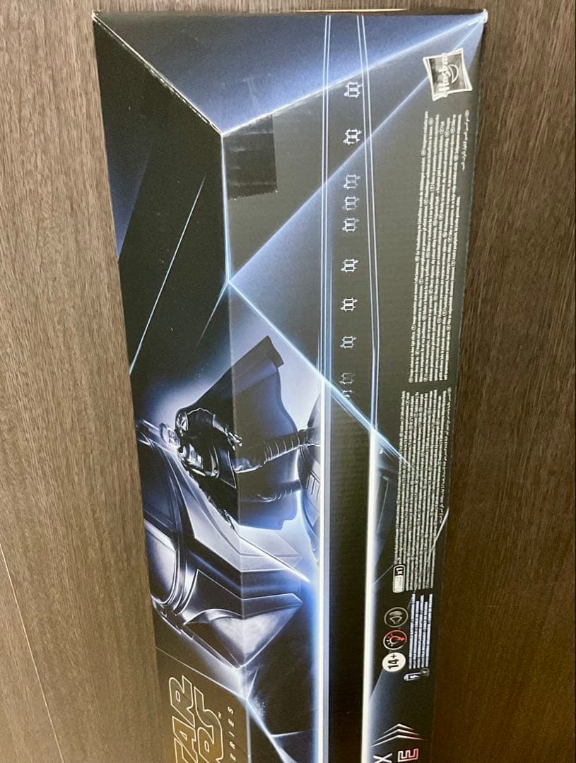 新品　スターウォーズ　マンダロリアン ダークセーバーフォースFXライトセーバー