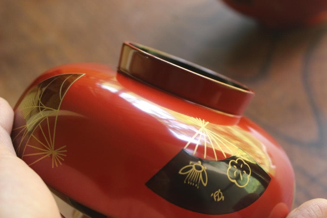 デッドストック！上質朱漆に優美な扇面蒔絵の映える煮物椀2点（検輪島塗雑煮椀