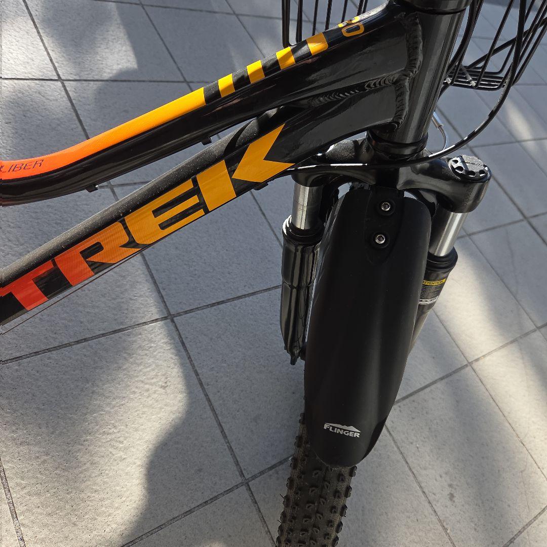 Trek キッズ自転車 20インチ ブラック/オレンジ (東京都中央区引取のみ)