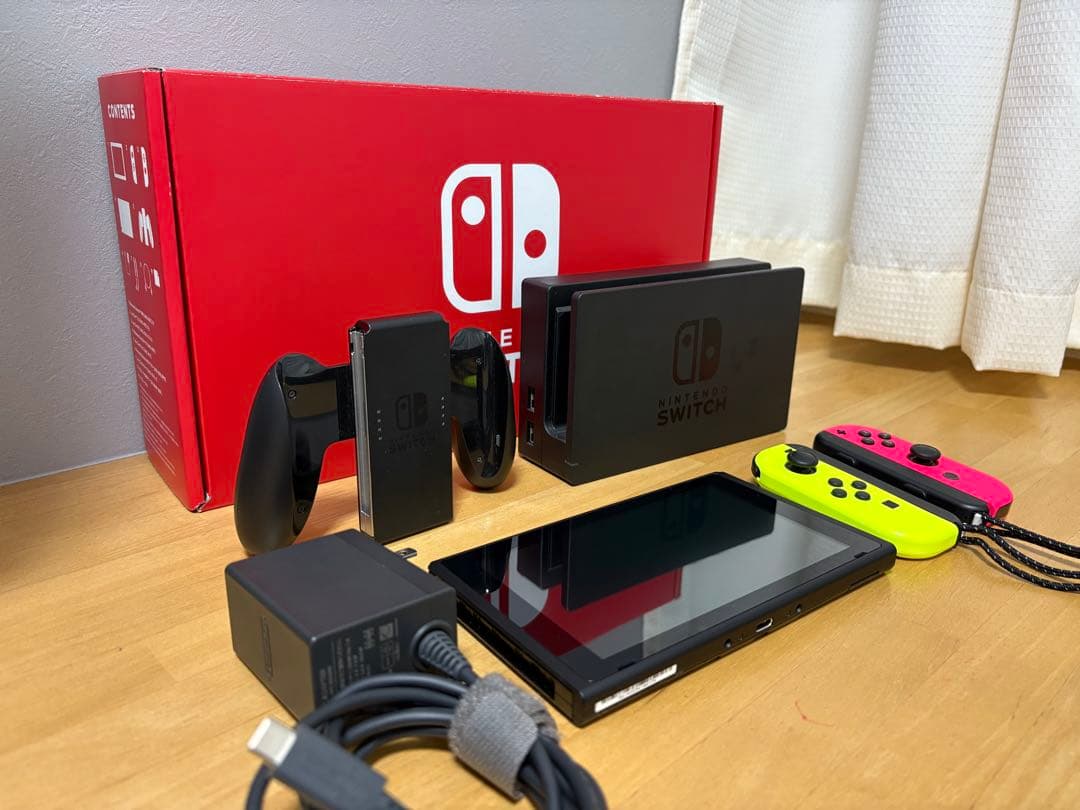 Nintendo Switch 本体 箱あり 付属品完備 傷ほぼなし
