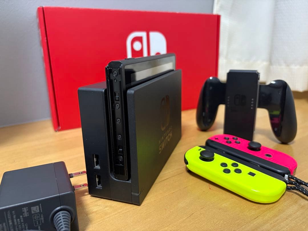 Nintendo Switch 本体 箱あり 付属品完備 傷ほぼなし