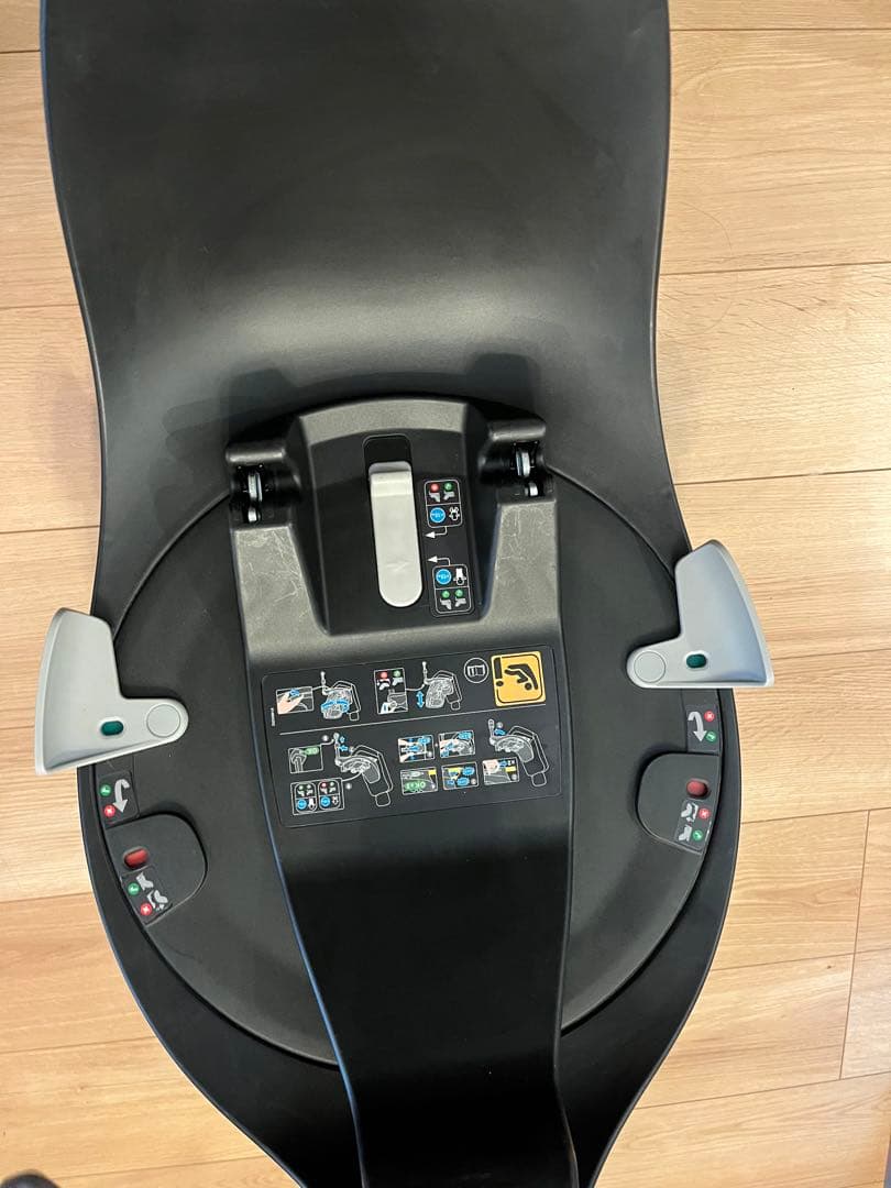 マキシコシペブル360 チャイルドシート➕ISOFIX車載用ベースセット