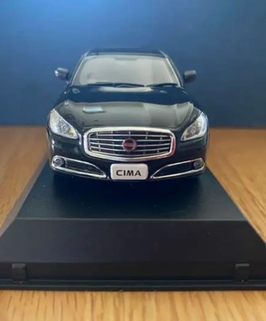 京商　日産　シーマ　ミニカー