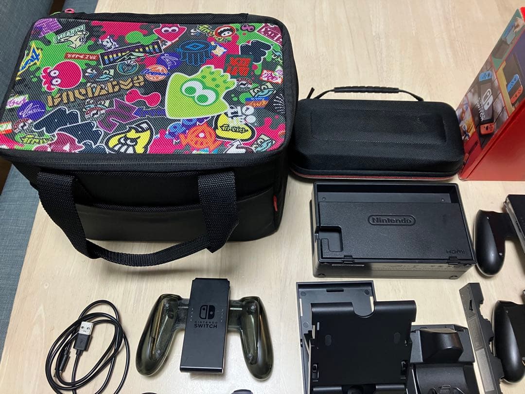 NintendoSwitch(保護フィルム➕SDカード64GB)と完全セット