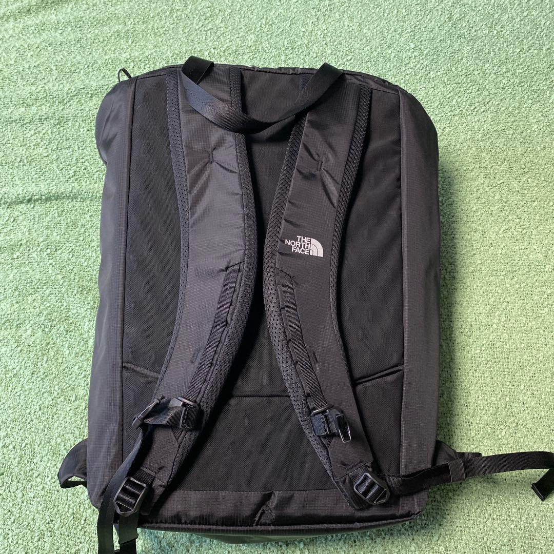 新品未使用タグ付】ノースフェイス ヘイジートートパック NM82456