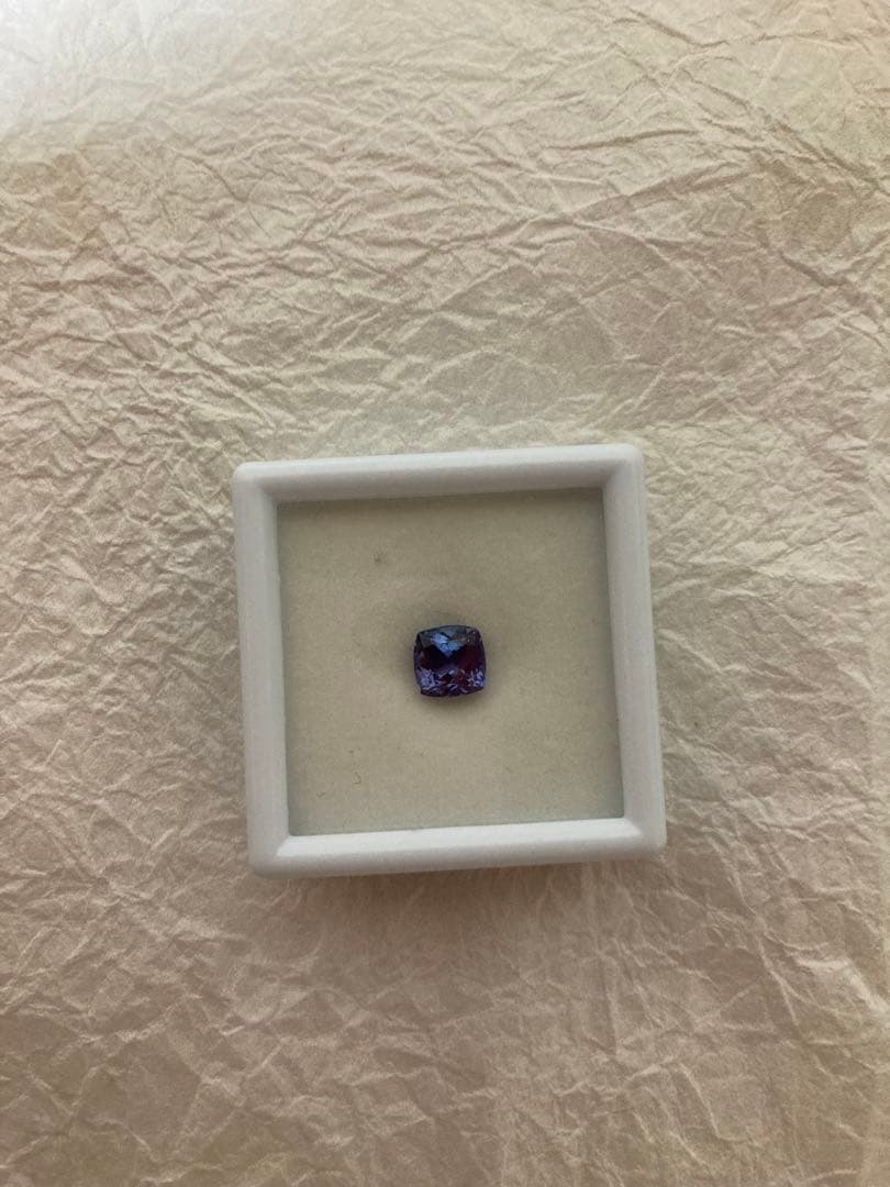 バイカラーゾイサイト　ルース　2.27ct