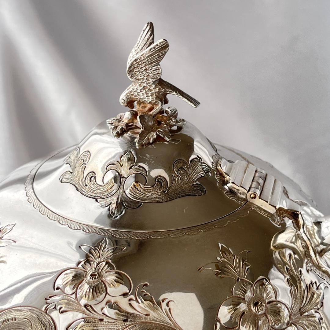 【Martin, Hall 】 イーグルのティーポット【シルバープレート】華麗！