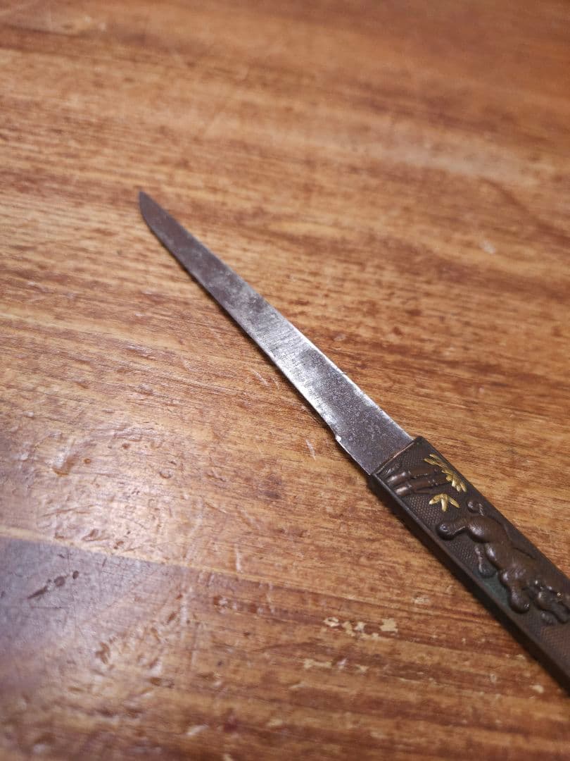 小柄 井上貞包 在銘 鍔 鐔 小刀 金象嵌 武具 刀装具 和骨董 日本刀 時代物