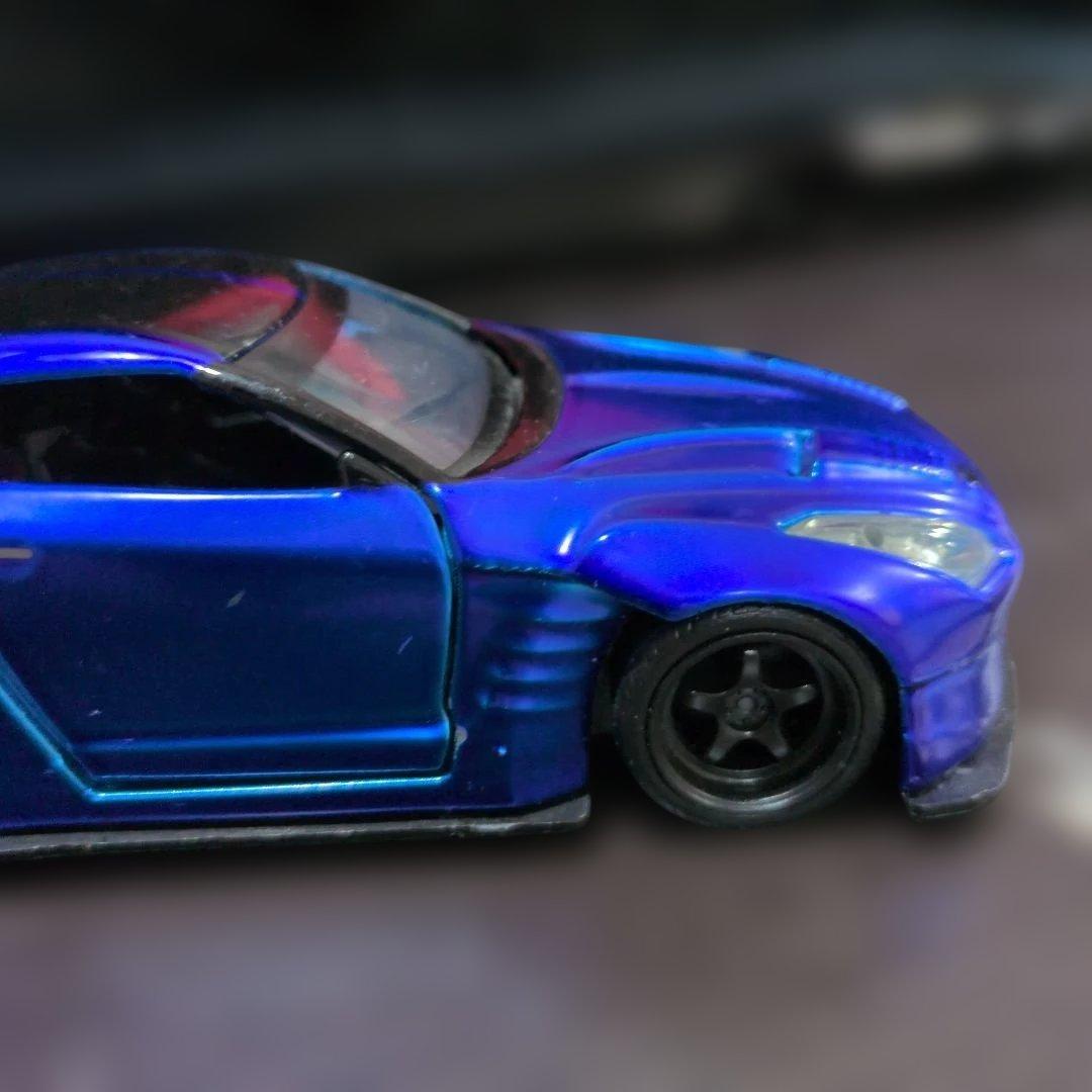 青いスポーツカー ミニカー リアウィング付き