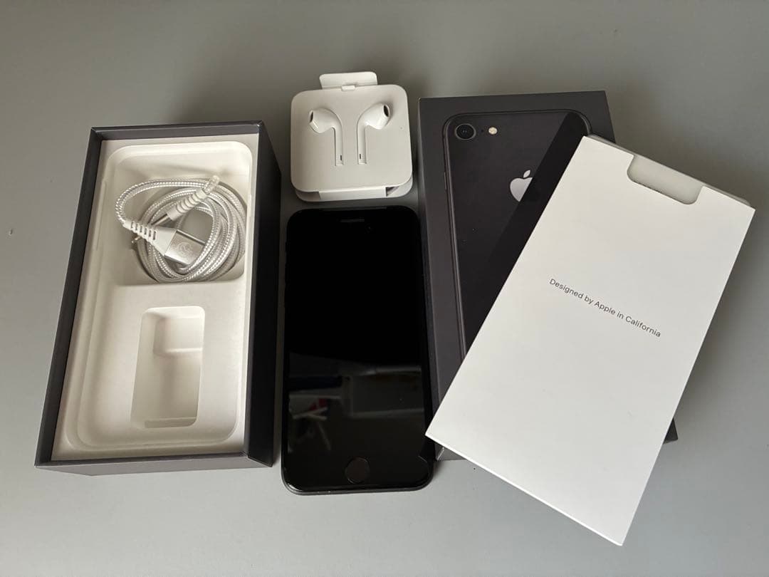 Apple iPhone 8 64GB スペースグレー Apple iPhone 8 Space Gray 64GB 256GB - Unlocked AT&T T-Mobile