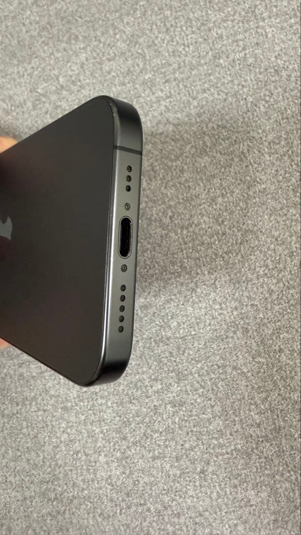 Apple iPhone 15 Pro ブラックチタニウム 128GB