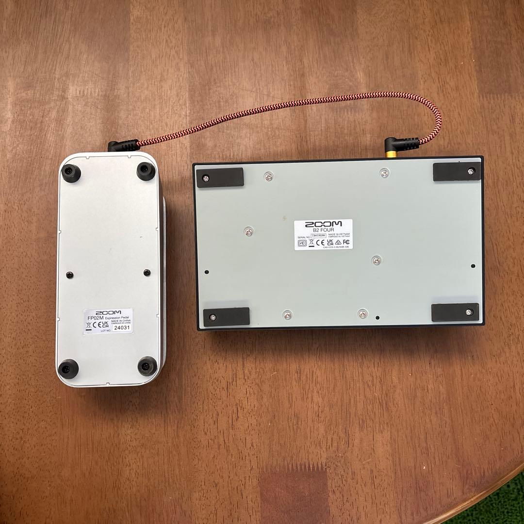 ZOOM B2 Four ベースエフェクター+ボリュームペダル