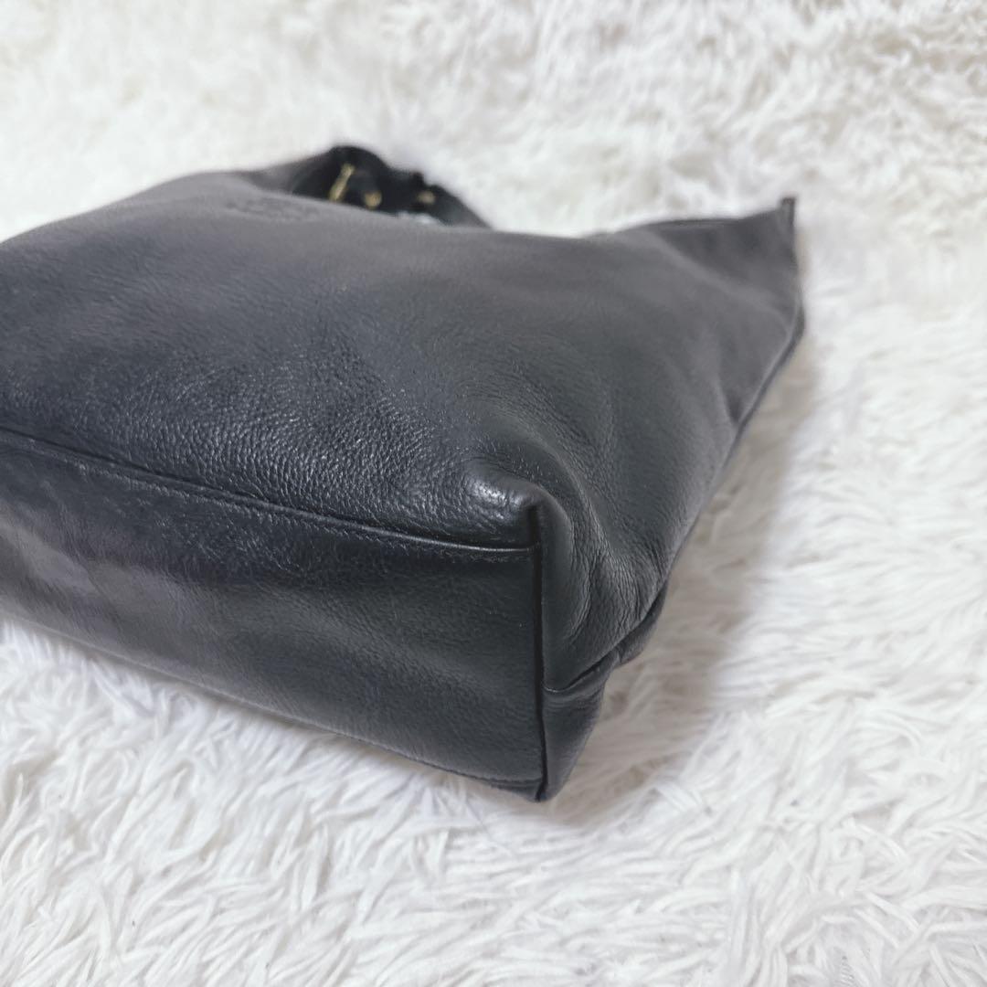 IL BISONTE イルビゾンテ　ハーフムーン　ショルダーバッグ　ブラック