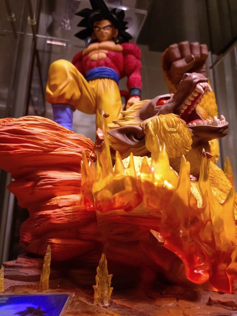 ran_s！超サイヤ人4孫悟空　海外スタチュー