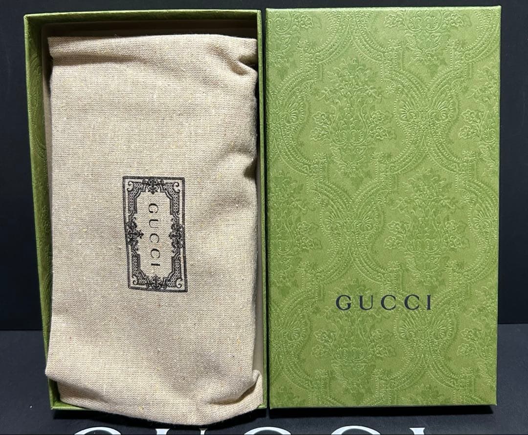 新品 未使用 GUCCI iPhone 15 PRO ケース ブック型 手帳型