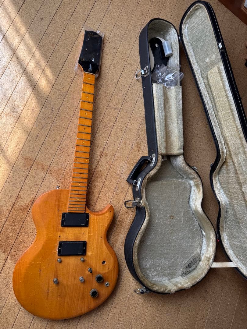 GibsonギブソンL6-S エレキギター ナチュラルカラー ハードケース付き