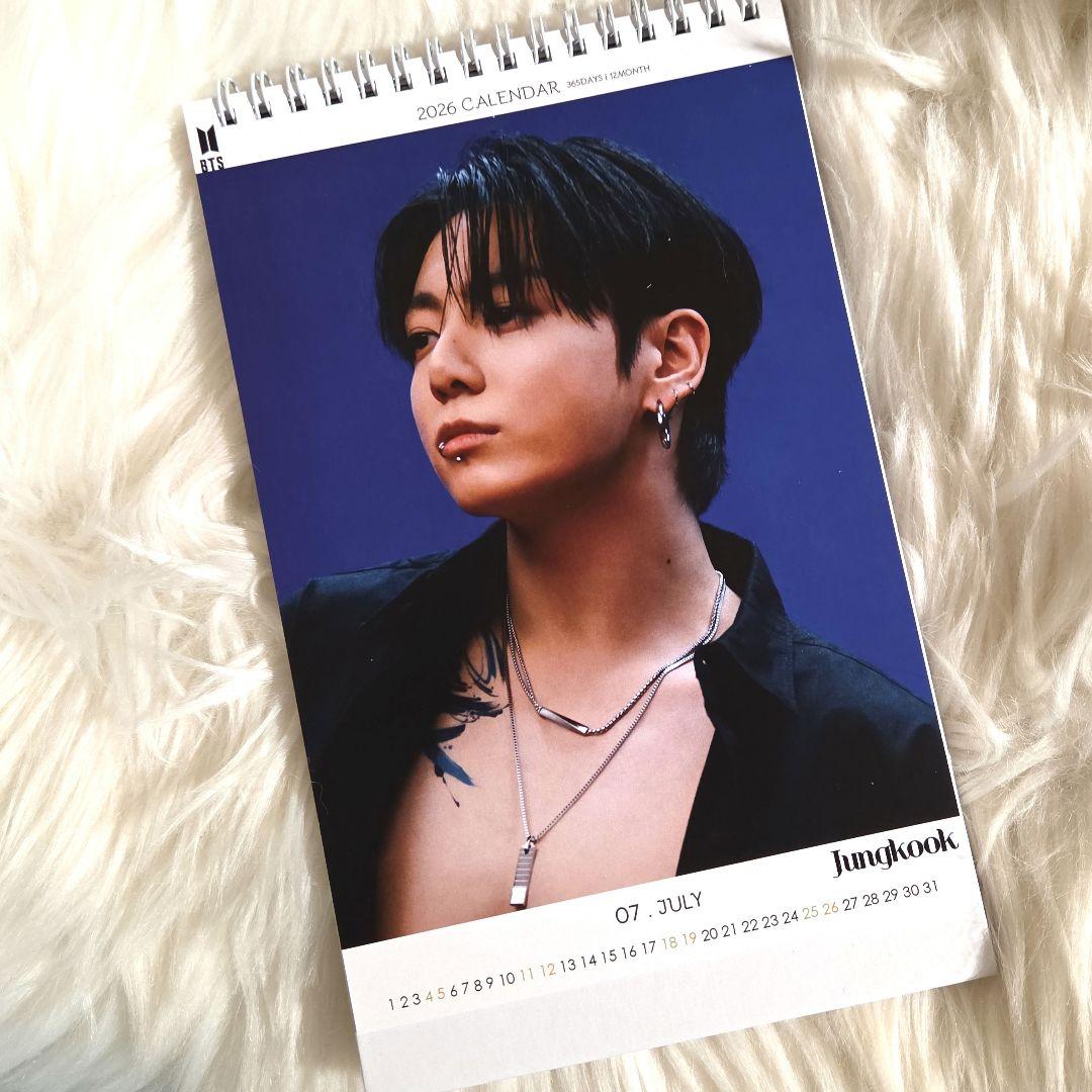 BTS JUNGKOOK グク 2026～2027プレミアカレンダー&ステッカー - メルカリ