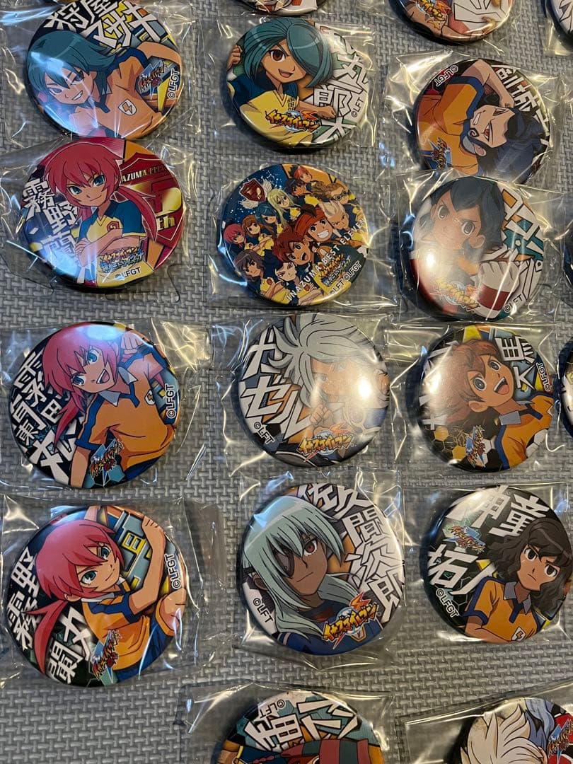 【バラ売り不可】イナズマイレブン　ドでか缶バッジ　64点セット