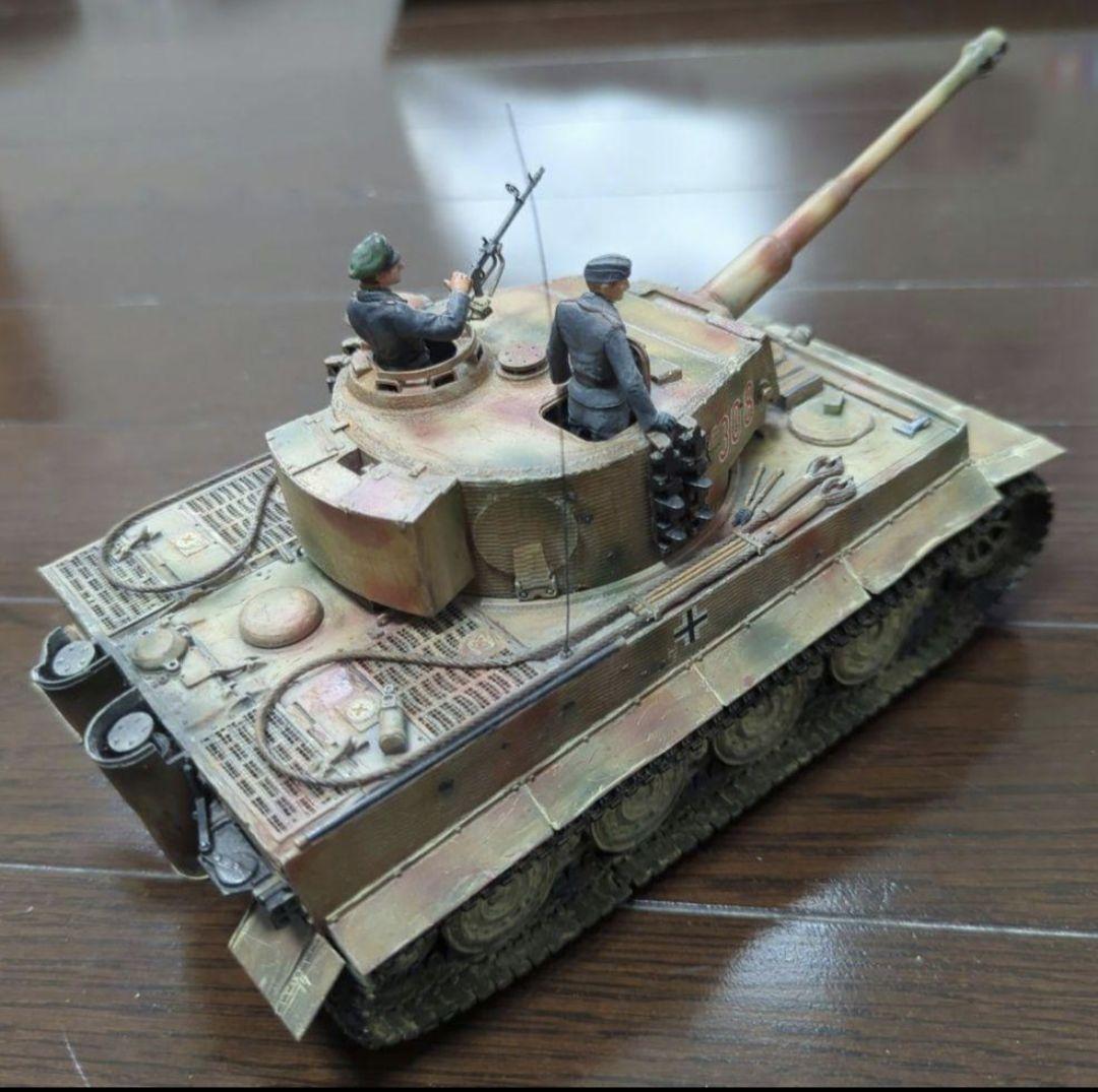 タミヤプラモデル ①Ⅳ号戦車H型1完成品 ②タイガーⅠ後期生産型完成品
