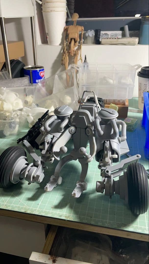 freedomバイク
約80以上のパーツ 
タイヤ×3
ネ…