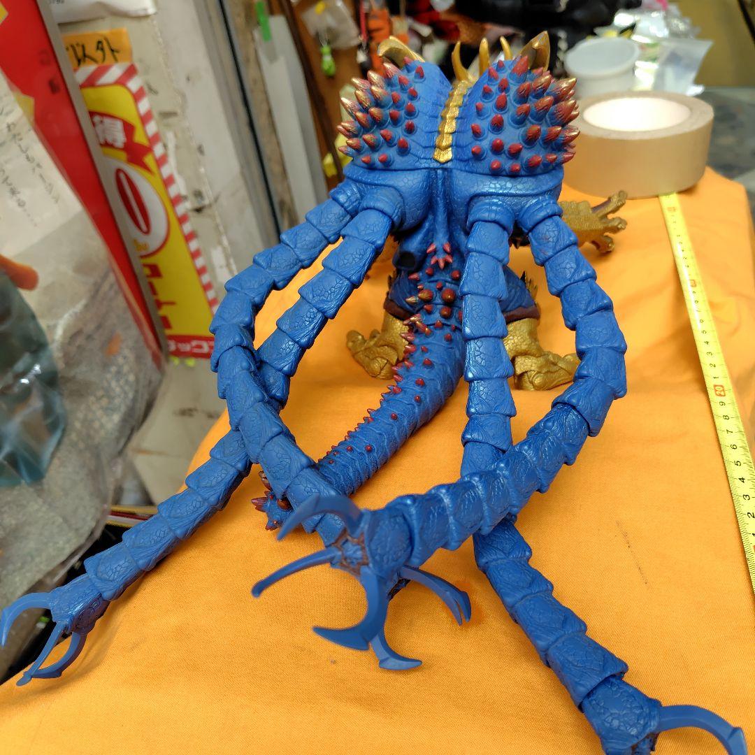 Ｕキラーザウルス怪獣フィギュア 多腕デザイン