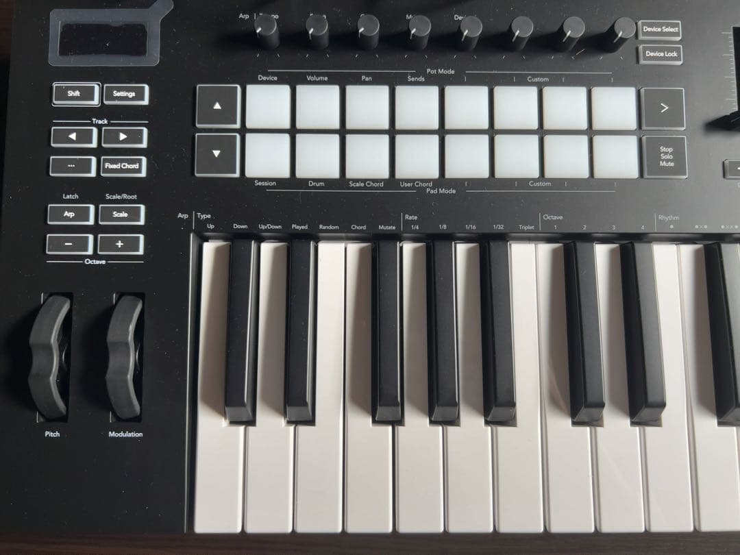 novation LAUNCHKEY 61 MK3 MIDI キーボード