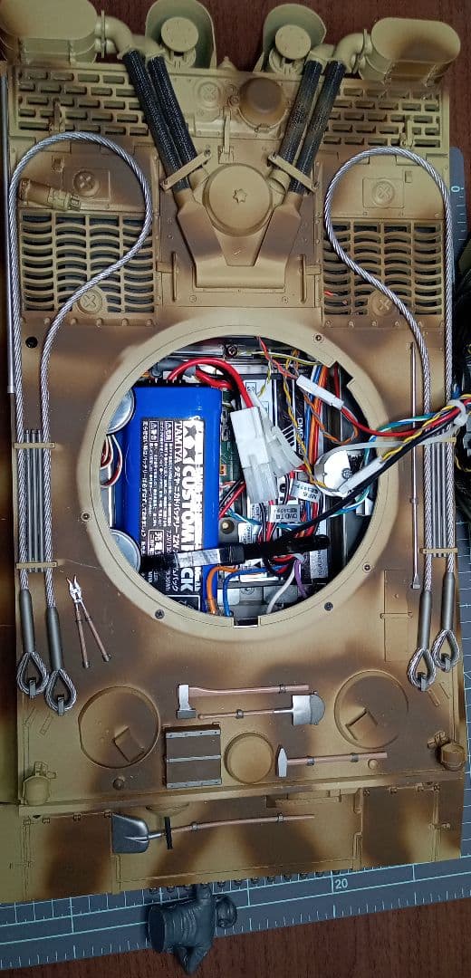 タミヤ1/16RCタンクTIGER−Ｉフルオペレーションセット完成品