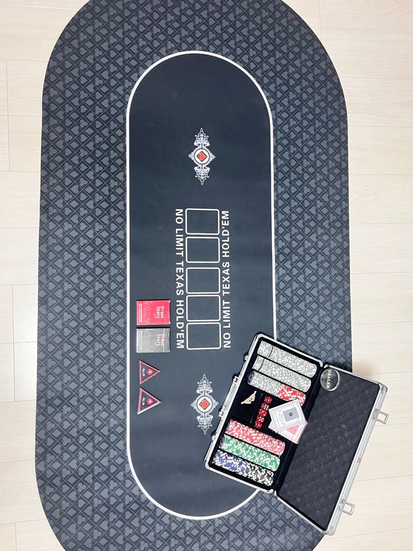 本格】ポーカーチップセット&マット、コバックトランプ付の通販はau