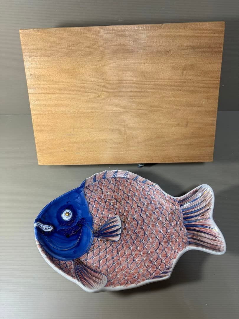 2332 古伊万里 大明成化年製銘　色絵金彩鯛形飾皿 鯛皿　35cm  時代物