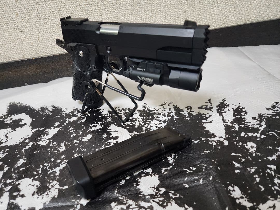 東京マルイ　ガスガン　 ハイキャパ5.1　ストライクカスタム　フラッシュライト付