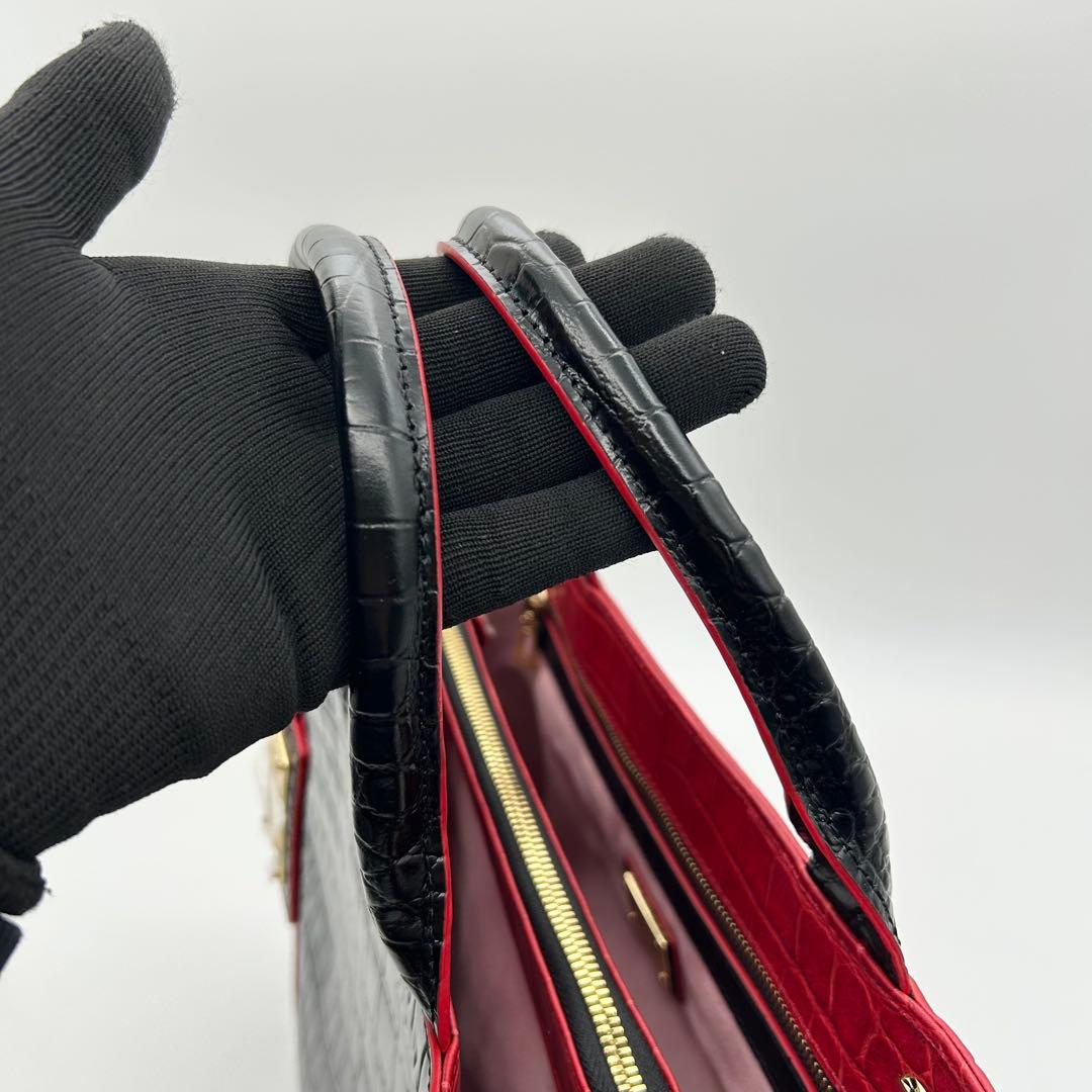 未使用　ココセリュックスゴールド　ショルダーバッグ　2way　クロコ型押し　A4