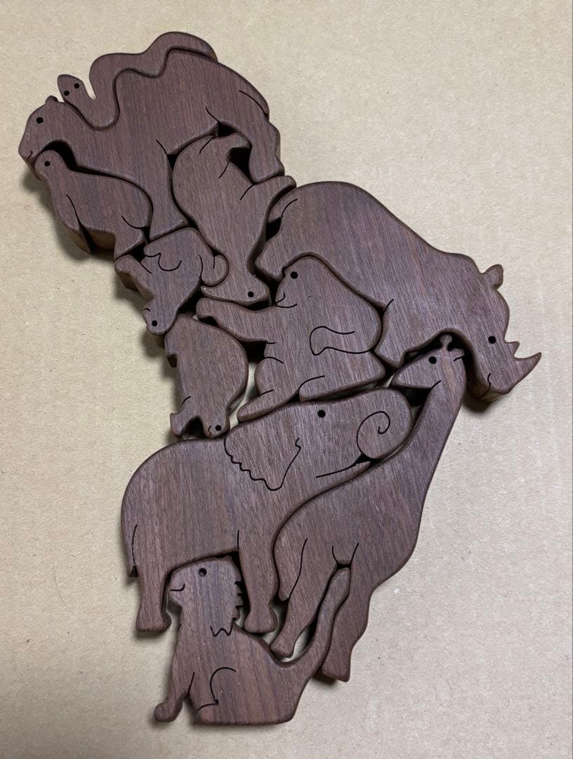 アフリカ大陸 壁掛け 動物12匹 木製パズル 29✖️25 ✖️2、2 動物 パズル