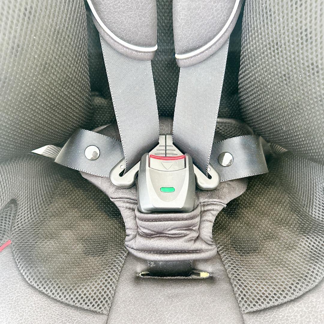 Combi コンビ ジョイトリップ ジュニアシート エッグショック GC BK