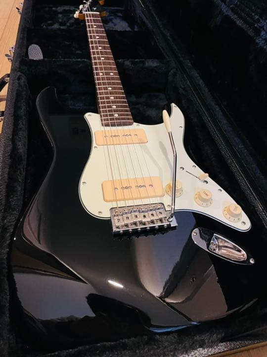 Fender STRATOCASTER SUGIZO