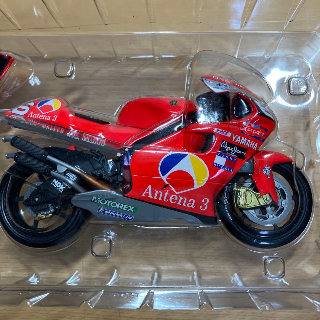 ミニカー MINICHAMPS YAMAHA YZR500 Antena3 GP2001