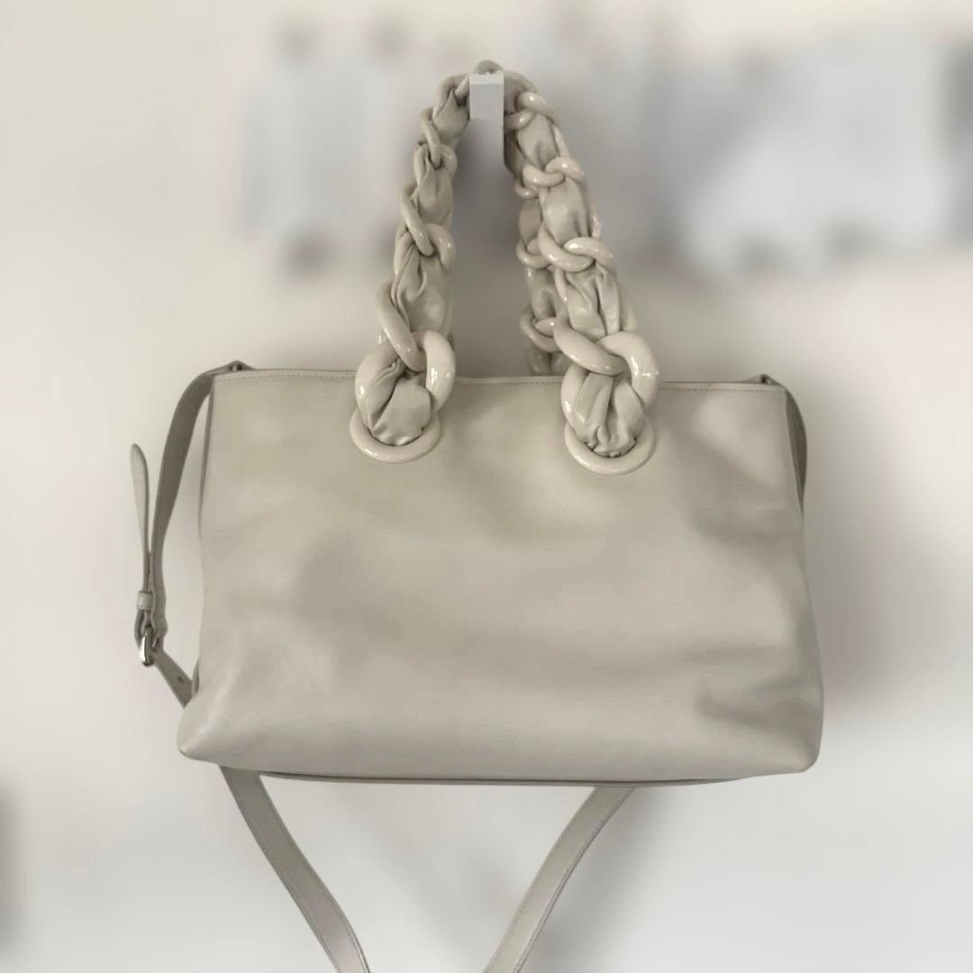 MIUMIU ミュウミュウ　レザーハンドバッグ 白