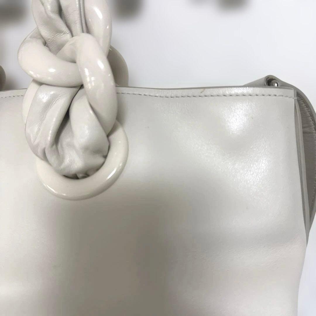 MIUMIU ミュウミュウ　レザーハンドバッグ 白