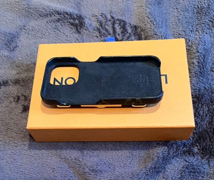 ルイヴィトン バンパー ドーフィーヌiPhone13proケース 極美品 極美品