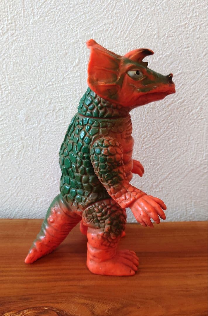 輸送箱入 大怪獣シリーズ ガマス 完成品フィギュア 一部組立て式 少年