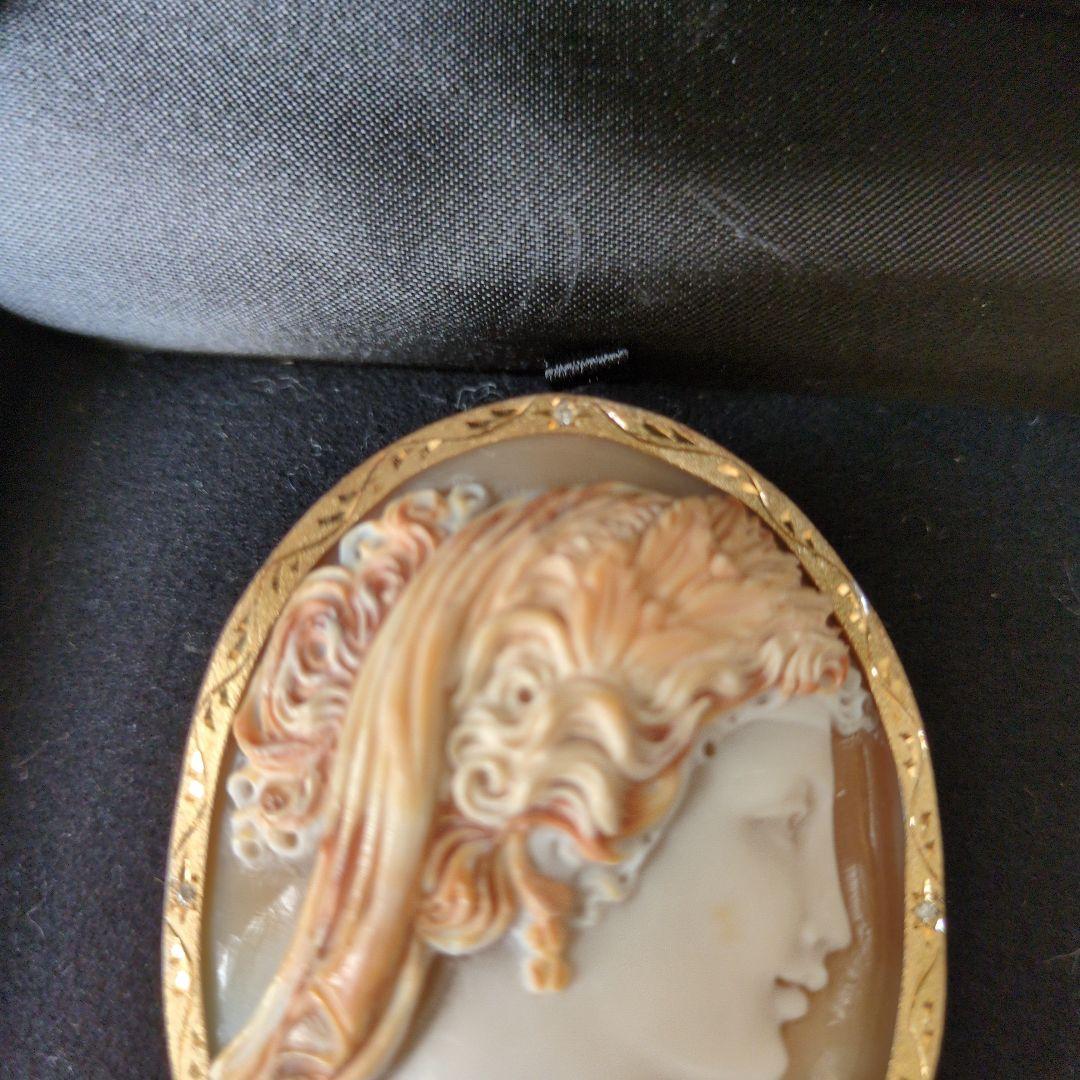 シェルカメオブローチ(作家物）ジュゼッペ・テソリエーレ作 - メルカリ