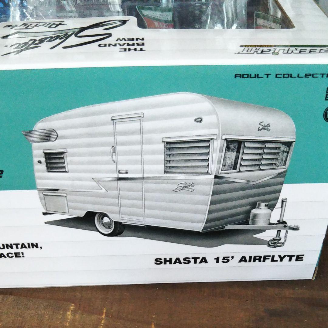 GREENLIGHT　シャスタ　shasta　1/24　トレーラー　ミニカー　緑