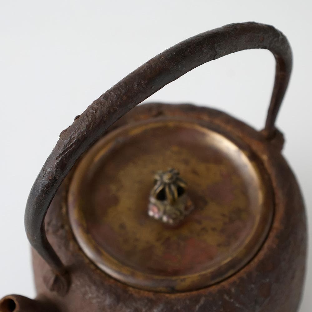 岩肌時代鉄瓶 斑紫銅蓋 湯沸かし 煎茶道具 高さ22㎝ 鉄器 南部 無
