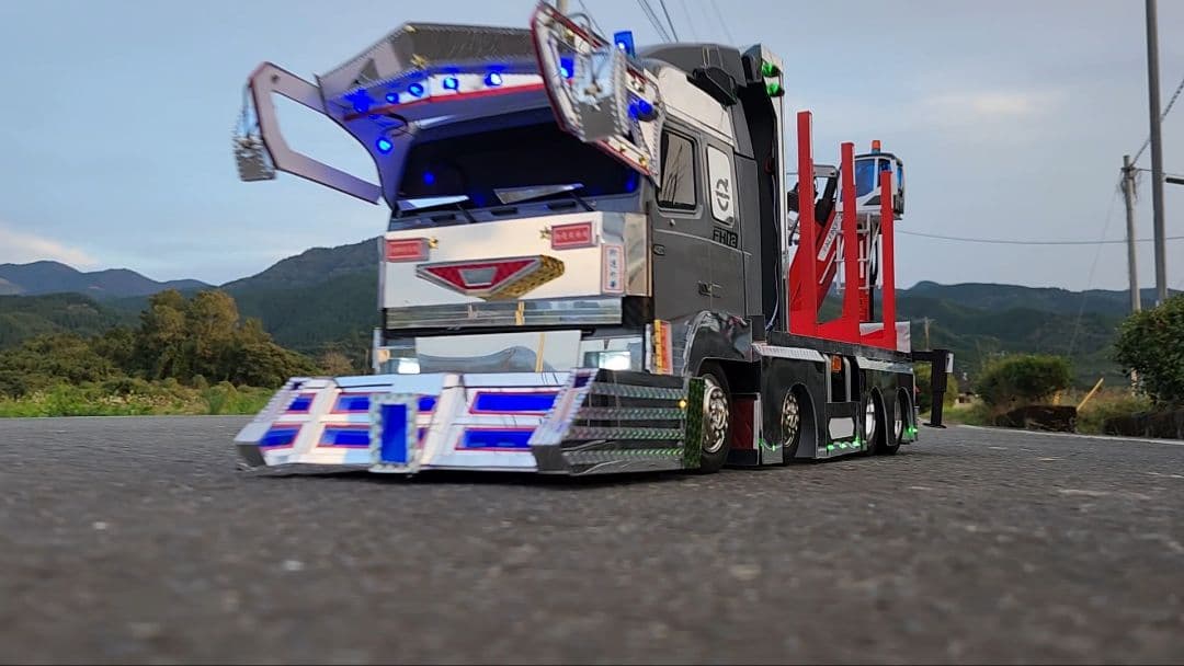 タミヤ1/14 トラック　デコトラ　自作バンパー追加します！makuです！