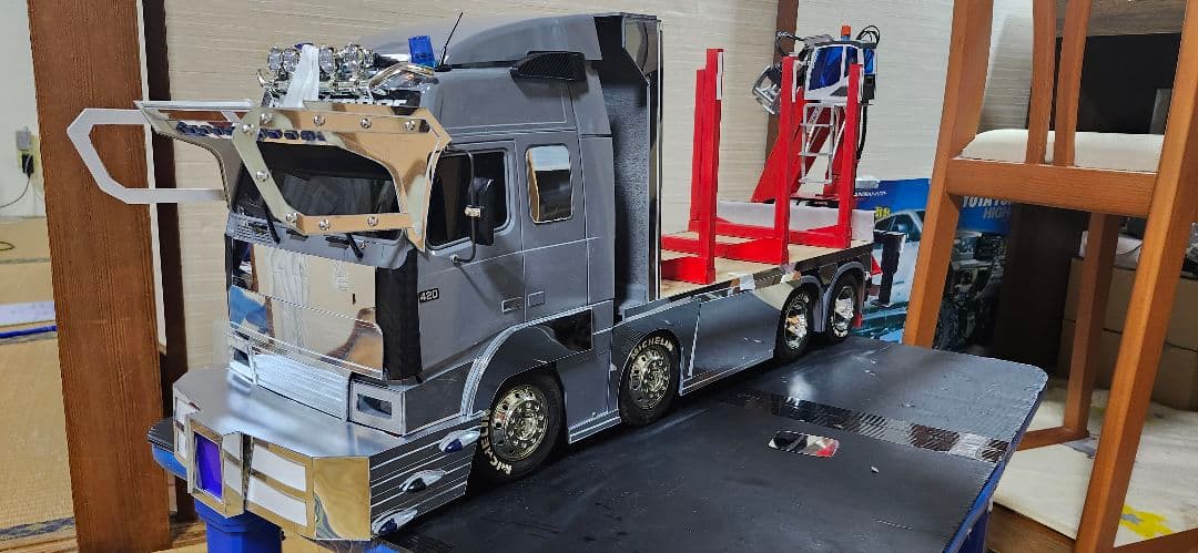 タミヤ1/14 トラック　デコトラ　自作バンパー追加します！makuです！