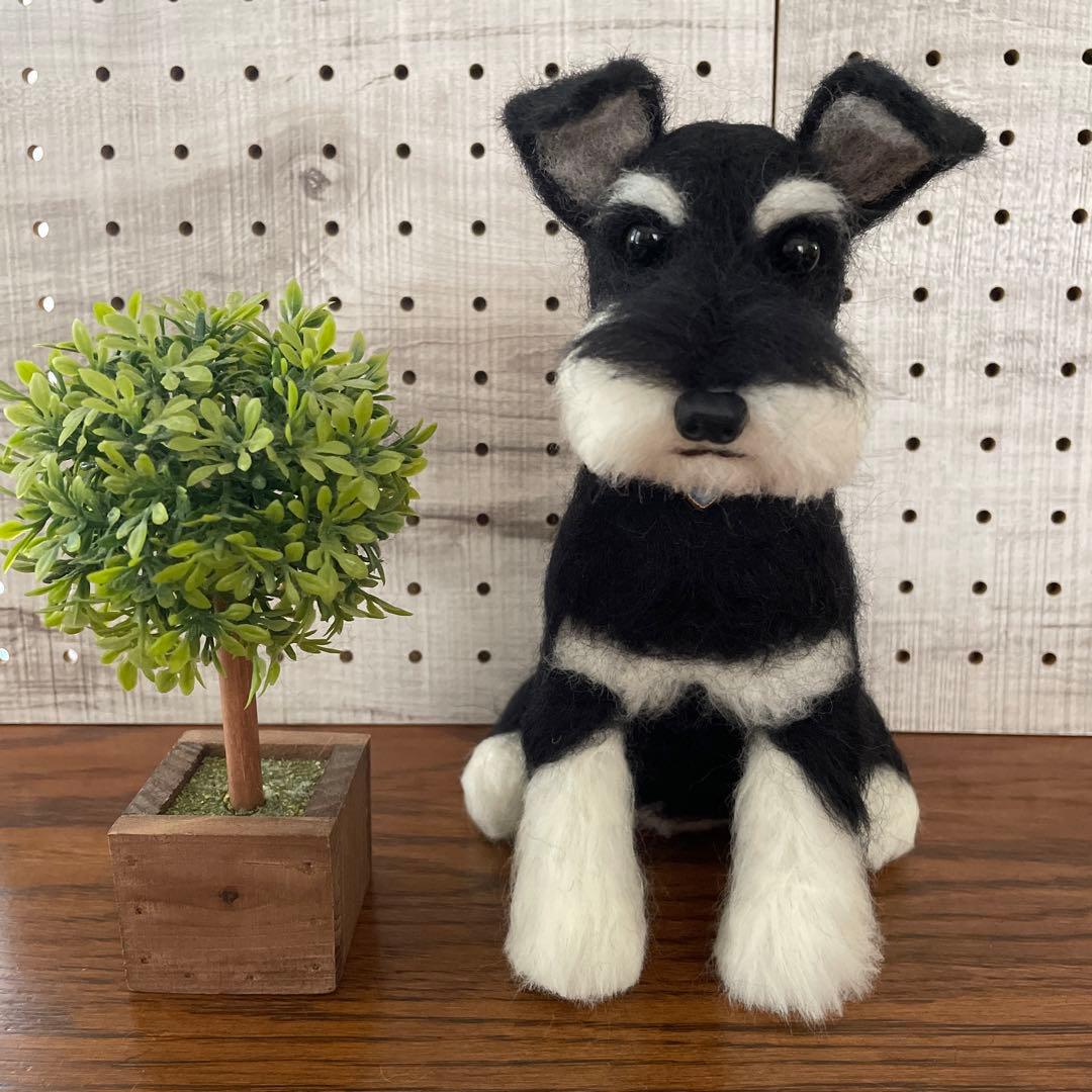 羊毛フェルト ミニチュアシュナウザー リクエストページ - メルカリ