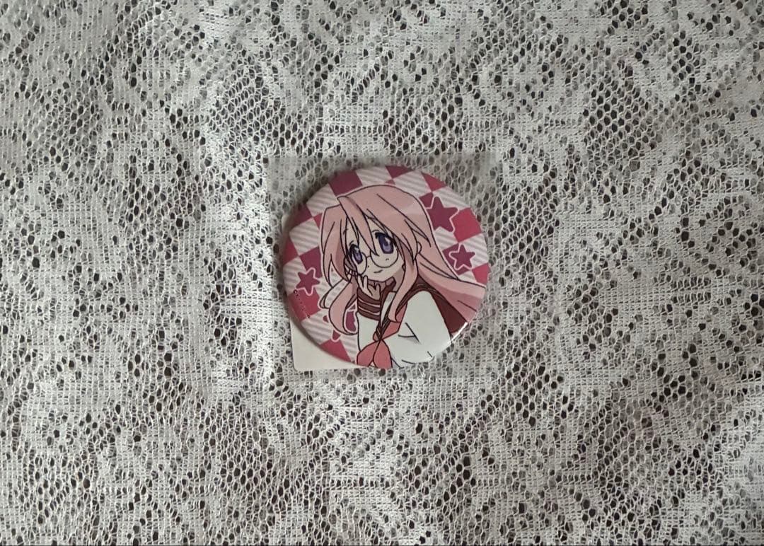 らき☆すた 高良みゆき DMMスクラッチ 缶バッジ - メルカリ