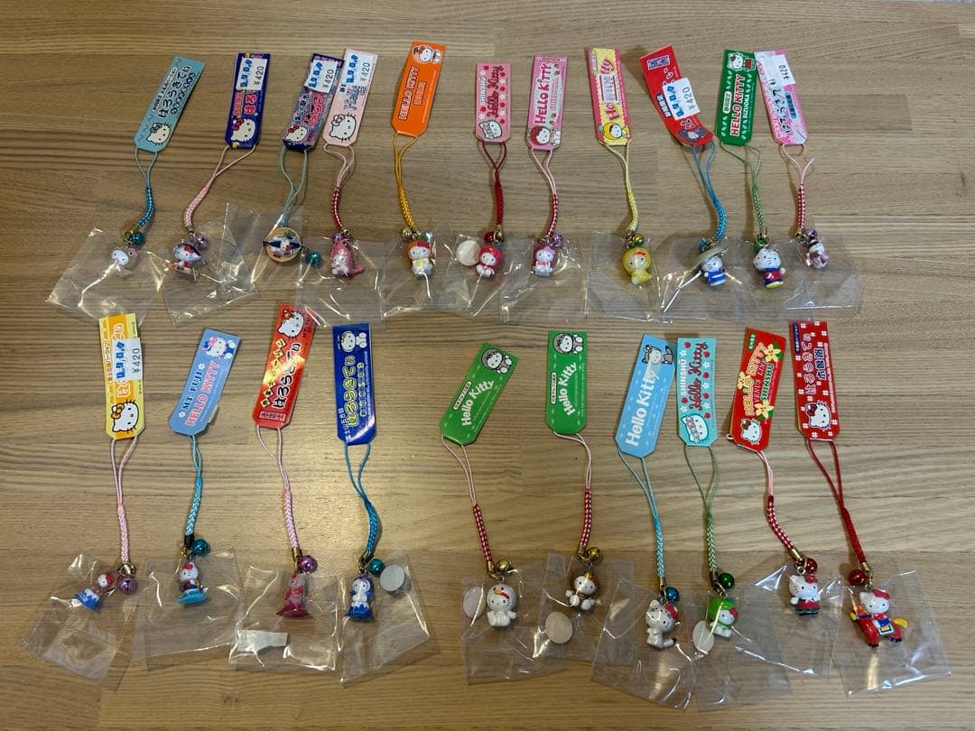 ご当地キティ　根付けストラップ138個+おまけ