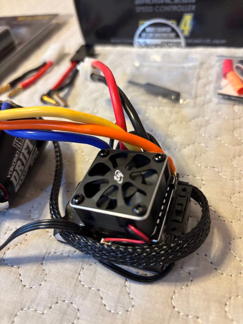 ヨコモ ブラシレスコンボ BL-PRO4 13.5T/ESCプログラマーIV BL-PRO4NA